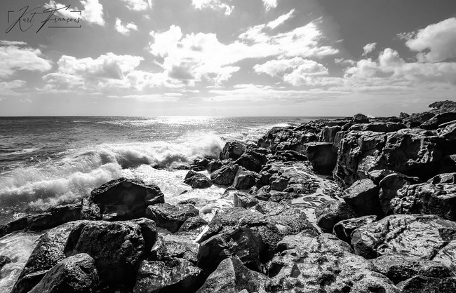 Albion Plage rocheuse près du Club Med avec de belles vagues