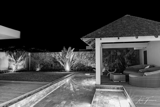 PDS villa Mauritius property HDR photography of blue Pool and kiosk at night
